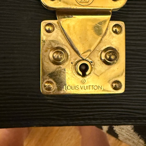 Louis Vuitton Pochette Sellier Dragonne Black Epi Wristlet Clutch - Picture 5 of 10